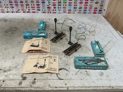 Marklin uncoupling Track Section 5112/5113 M-Track / Signal lot for H0 scale
