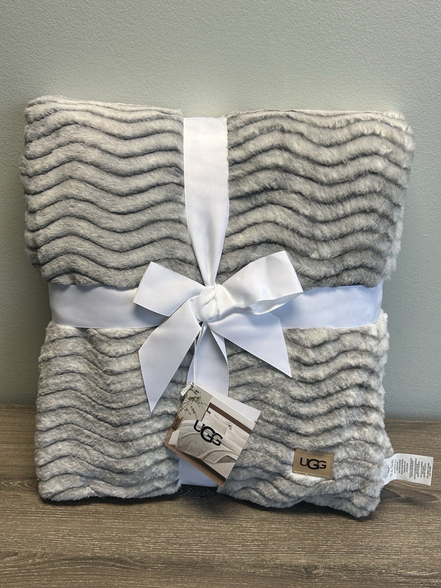 UGG HALLIE Throw Blanket 50” x 70” RARE Gray New!