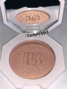 fenty highlighter hustla baby