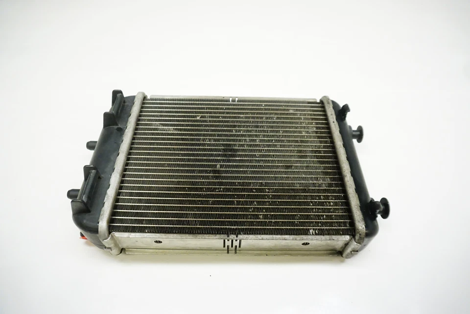 Audi A8 S8 2015-2018 4,0 L enfriador de radiador auxiliar OEM Foto 2 de 4