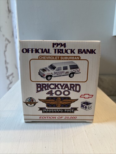 1995 Brickyard 400 Chevrolet Suburban Official Truck Bank 1:24 Scale Diecast - Picture 2 of 13