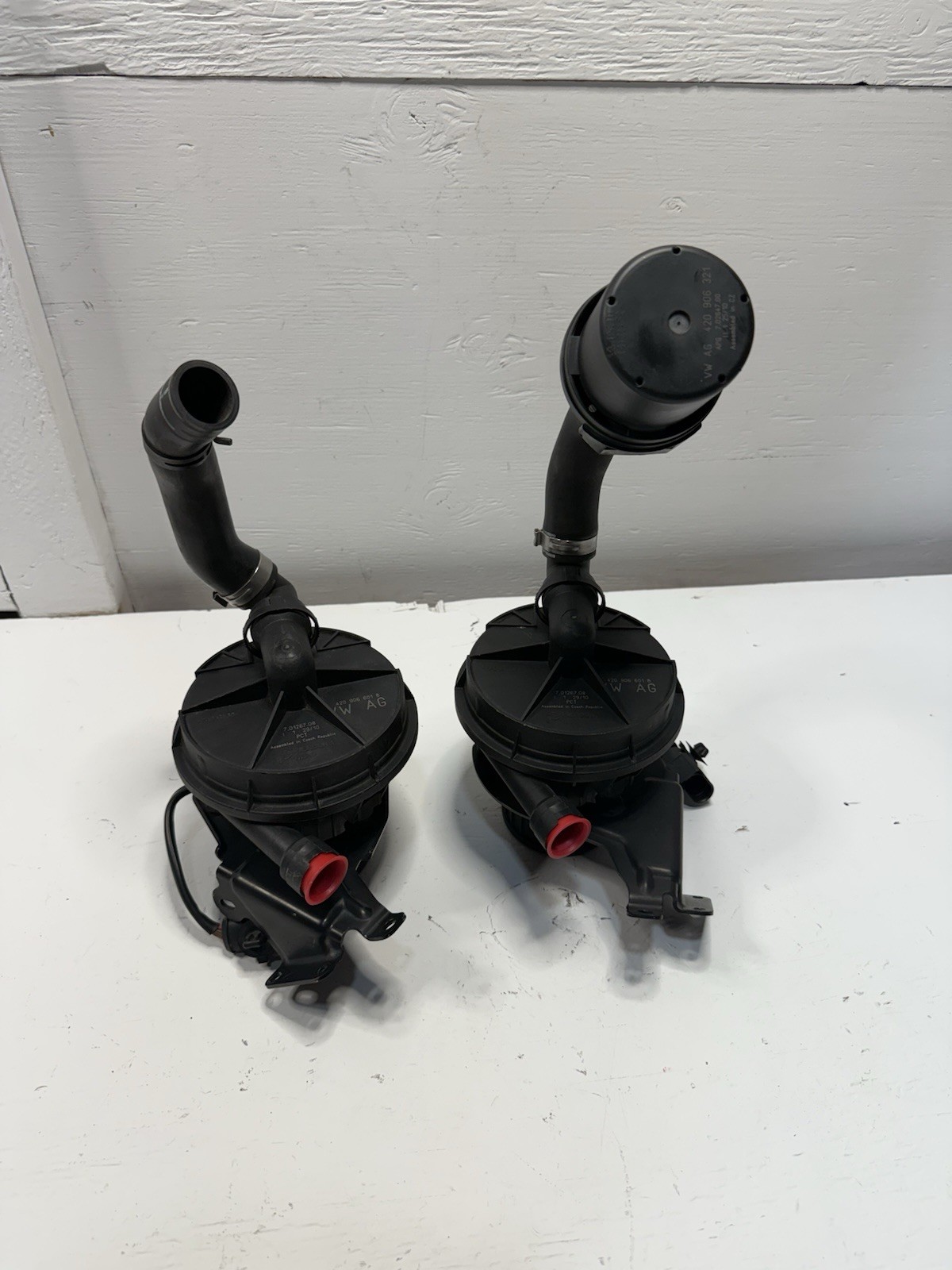 2010 - 2015 Audi R8 Left & Right Secondary Air Injection Pump OEM