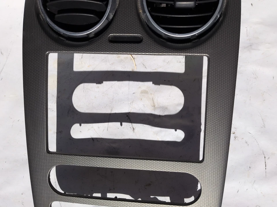 2005-2007 Ford Freestyle Radio Climate Dash Air Vent Trim Bezel Carbon Fiber - Image 3 of 4