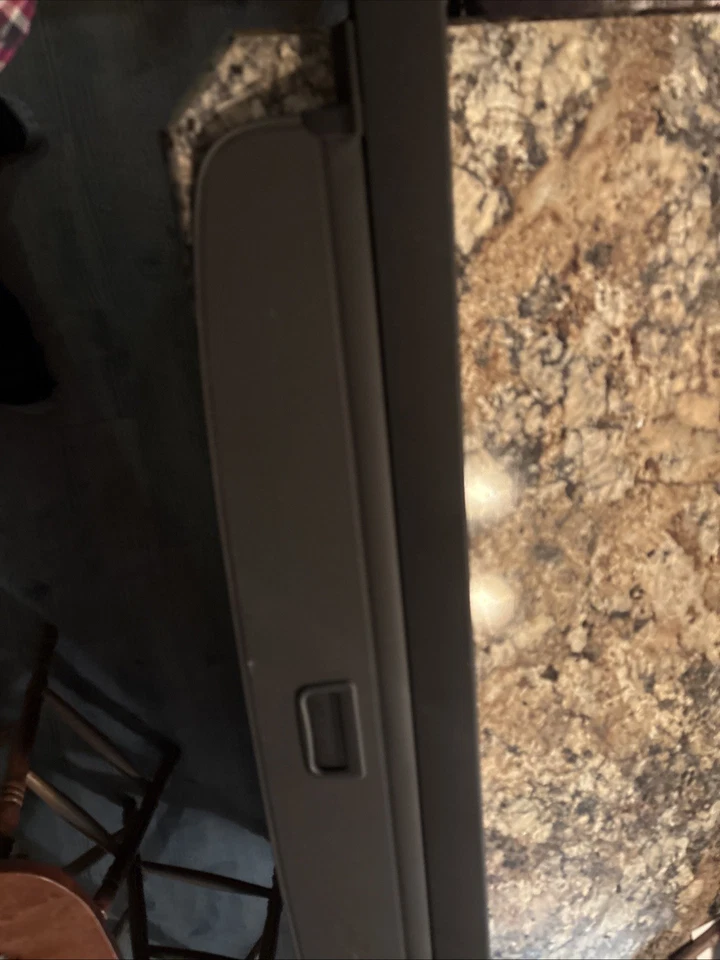 OEM 2016-2024 Audi Q7 CARGO CUBIERTA EQUIPAJE PANTALLA NEGRO 4M0-061-167-B-94H Foto 3 de 4