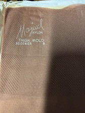 VINTAGE MOJUD MAGIC MOTION SEAMED STOCKINGS / NYLONS , CUBAN HEEL SIZE 9. 3