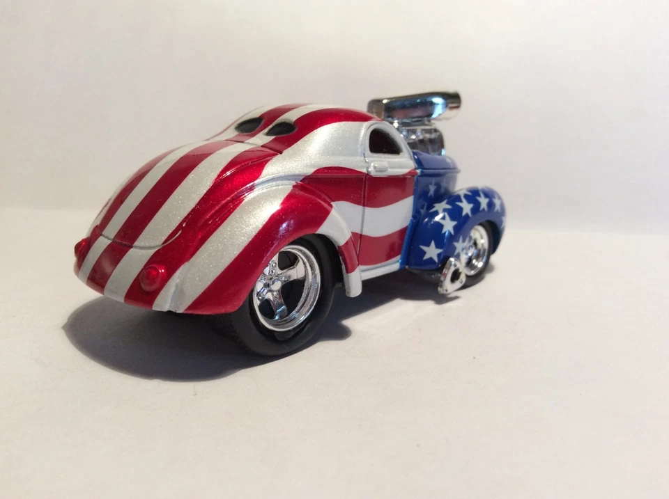 MUSCLE MACHINES STARS & STRIPES 1941 41 WILLYS COUPE LIMITED EDITION 1/64 - - Image 2 of 4