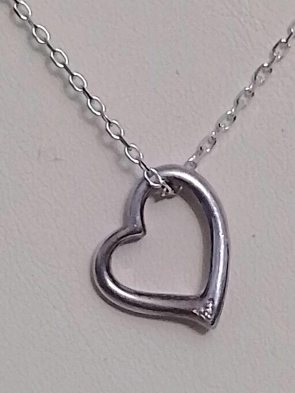 Vintage Sterling Silver Necklace & Chain small Diamond Heart Love 4.0g