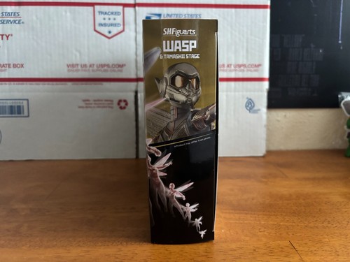 Bandai S.H. Figura Figuarts Ant-Man and the Wasp Wasp y Tamashii Stage Bandai - Imagen 10 de 12