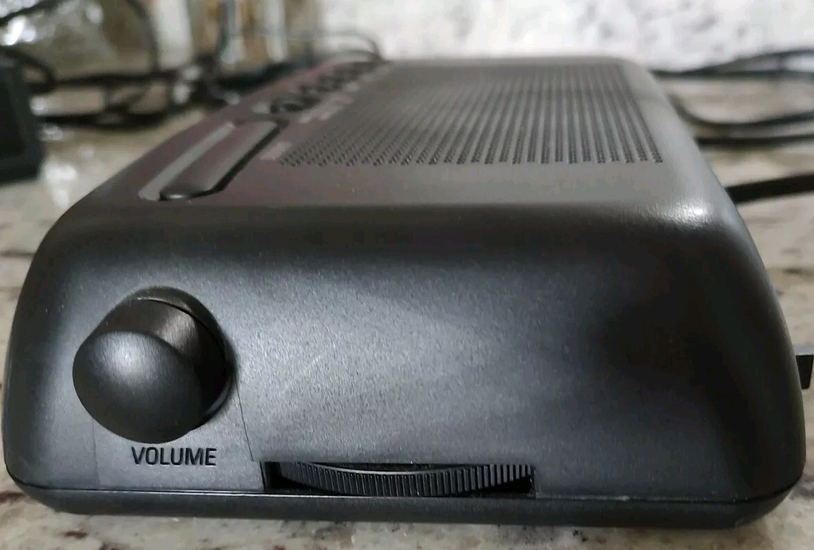 Vintage GE Electric Alarm Clock Radio AM FM Model 7 4819A Retro 90 s vintage-ge-electric-alarm-clock-radio-am-fm-model-7-4819a-retro-90-s