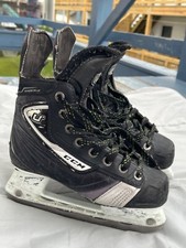 CCM U Junior Ice Hockey Skates Size 1 E US Shoe Sz 2.5 Shock LE