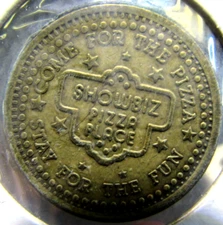 VINTAGE - SHOWBIZ PIZZA PLACE - COME FOR THE PIZZA - STAY FOR THE FUN  - TOKEN