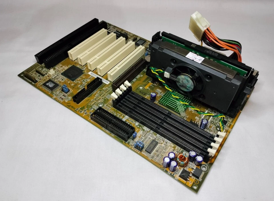 ASUS P28-F P2B-F Rev.1.00 System Motherboard Made in Taiwan - Image 2 of 4