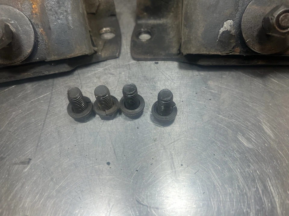 SOPORTES MOTOR FORD BRONCO 66-86 F150 F250 F350 289 302 MOTOR E150 E250 E350 Foto 4 de 4