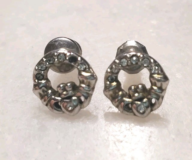 Signed Solvar Petite Claddagh Stud Post Earrings - image 1