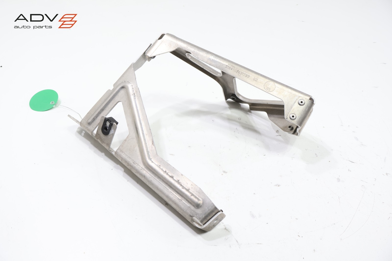 2014 - 2020 BMW i8 I12 REAR RIGHT QUARTER PANEL UPPER SUPPORT BRACKET OEM