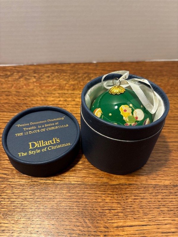 D252- Dillards 12 Days Of Christmas “twelve Drummers Drumming” Glass Ornament