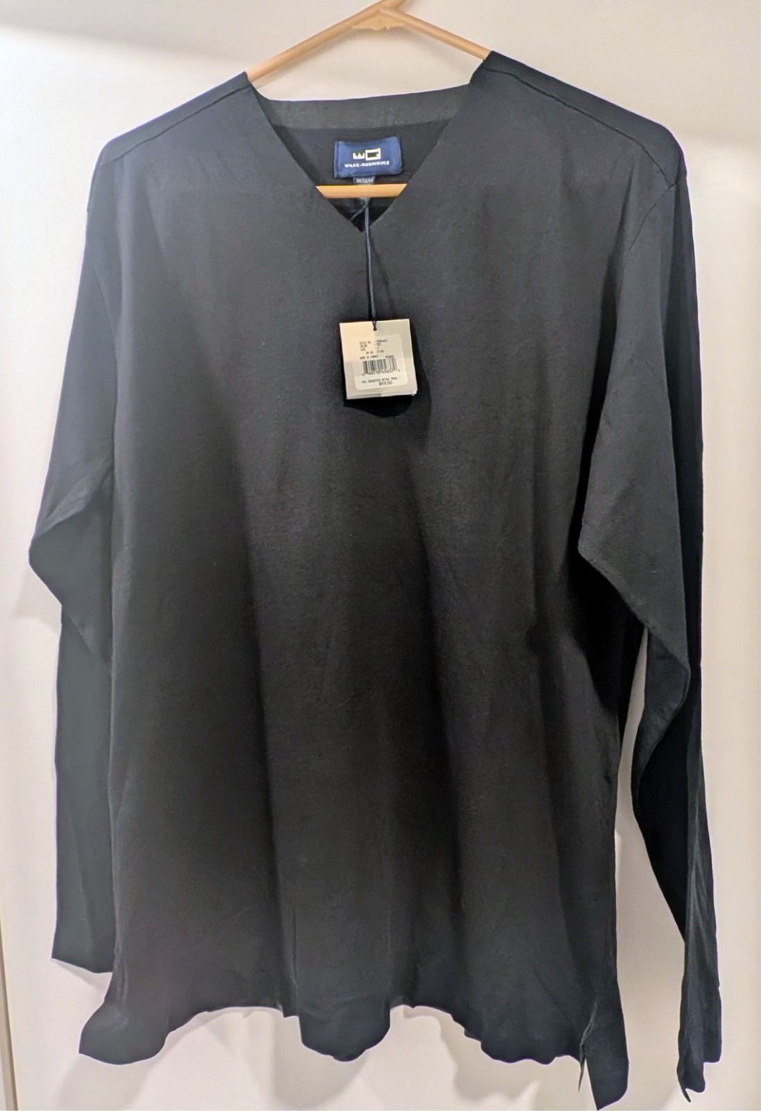 New Wilke Rodriguez men's black pullover knit v neck shirt large