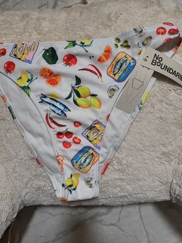 No Boundaries Women’s Bikini Panties M Multicolor Food Print Poly/Spandex 1Pk