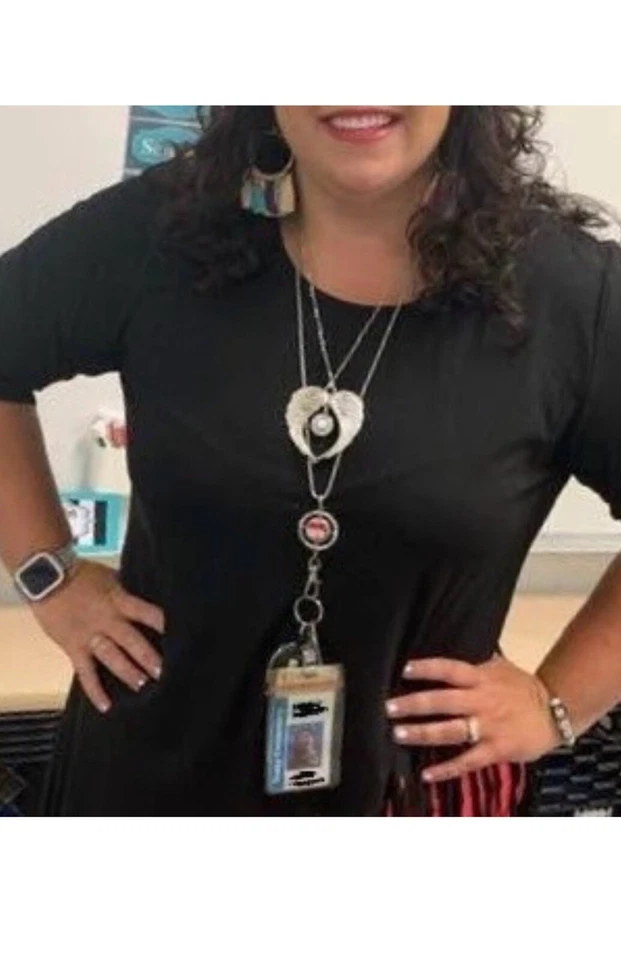 Porta Insignia Cordón Profesional 20mm Broches a Presión Joyería con Cadena Profesor Enfermera Foto 3 de 4