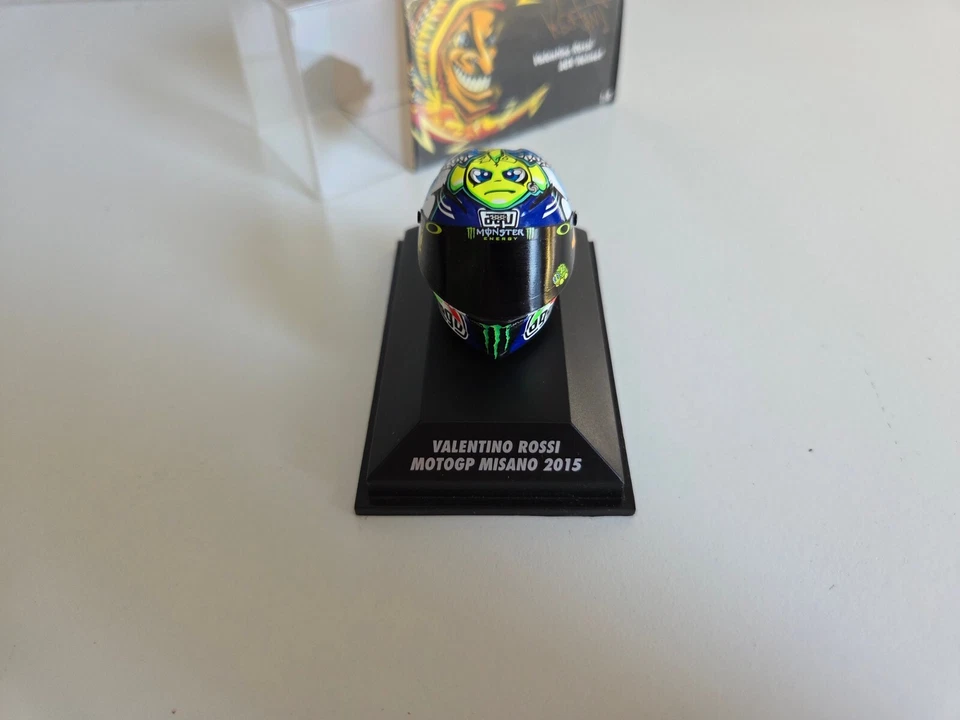 Casque Minichamps 1/8 - V. Rossi - 2015 Misano (Yellow Fish) - 398150096 - Photo 2/4