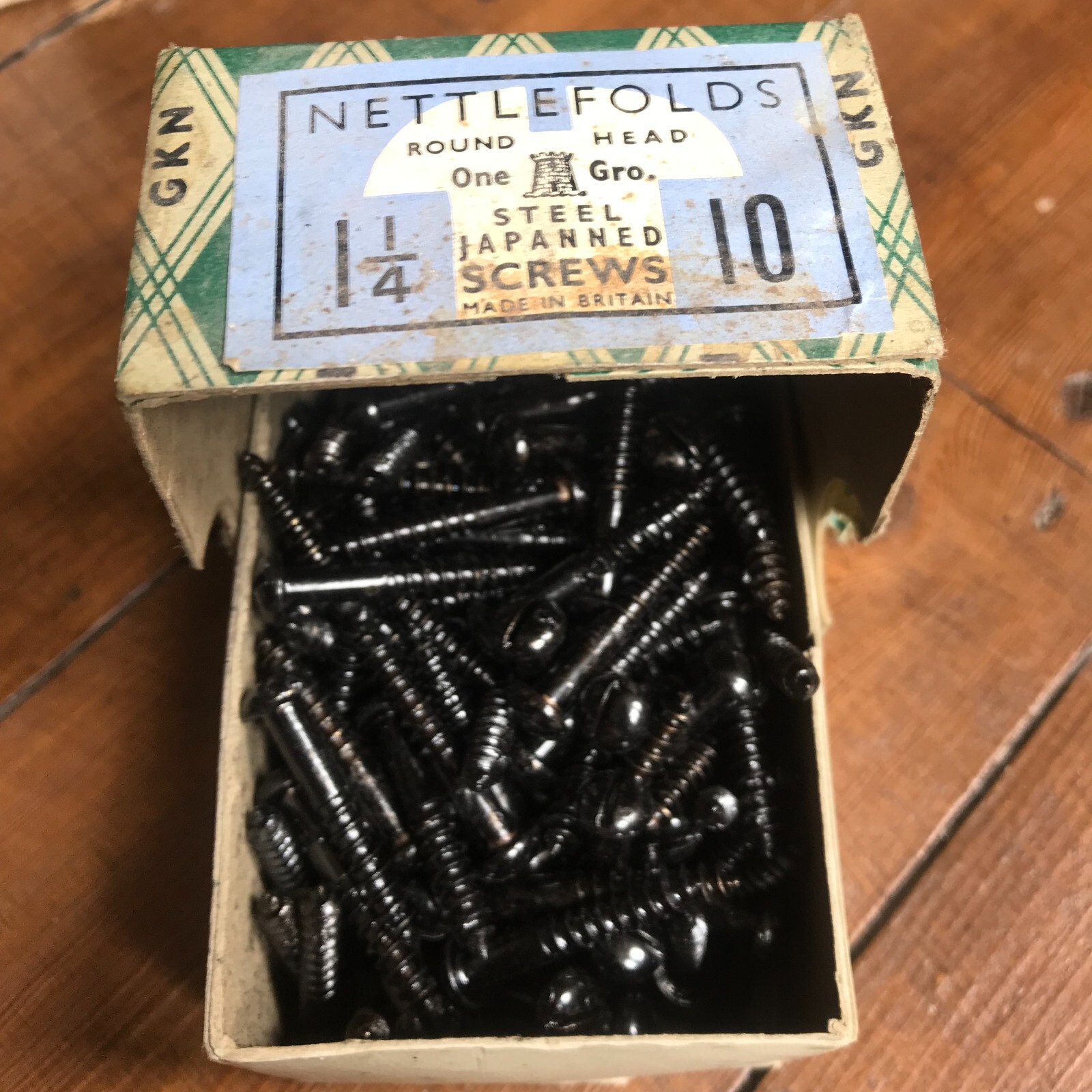 GKN NETTLEFOLDS BLACK JAPANNED ROUND SLOTTED STEEL WOOD SCREWS VARIOUS