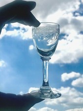 SAINT LOUIS MANON SHOT GLASS GLASS LIQUEUR CELLAR CRYSTAL GRAVE 3753 LOUIS XVI