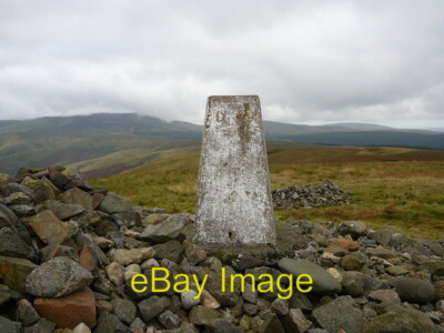 Foto 6x4 Trigpunkt auf Windy Gyle Russell's Cairn c2008