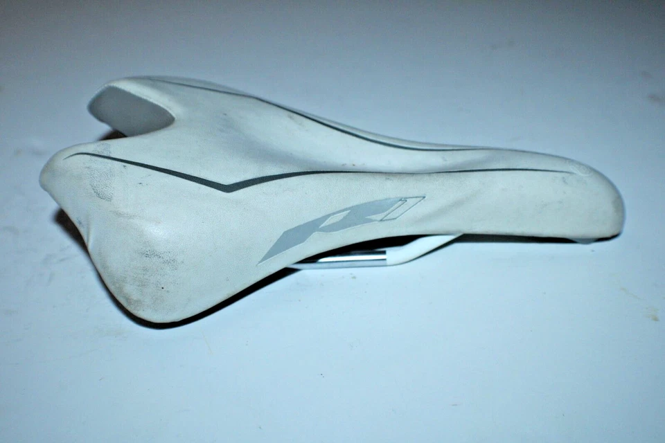 Bontrager R1 MTB 自行车鞍座 260/140 毫米白色公路纤维增强美国托运人 — 第 2/4 张图片