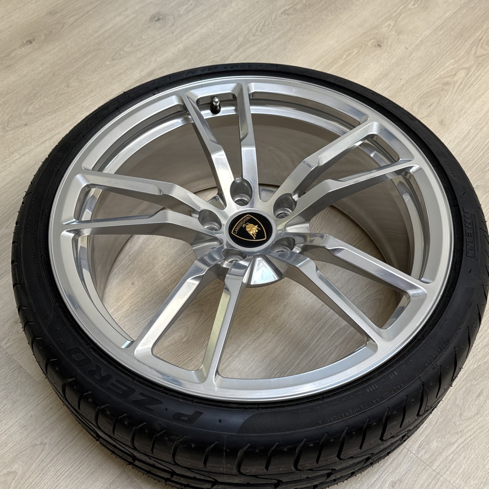 Lamborghini Gallardo 19x8.5 400601017DJ Scorpius Front Wheel OEM New 