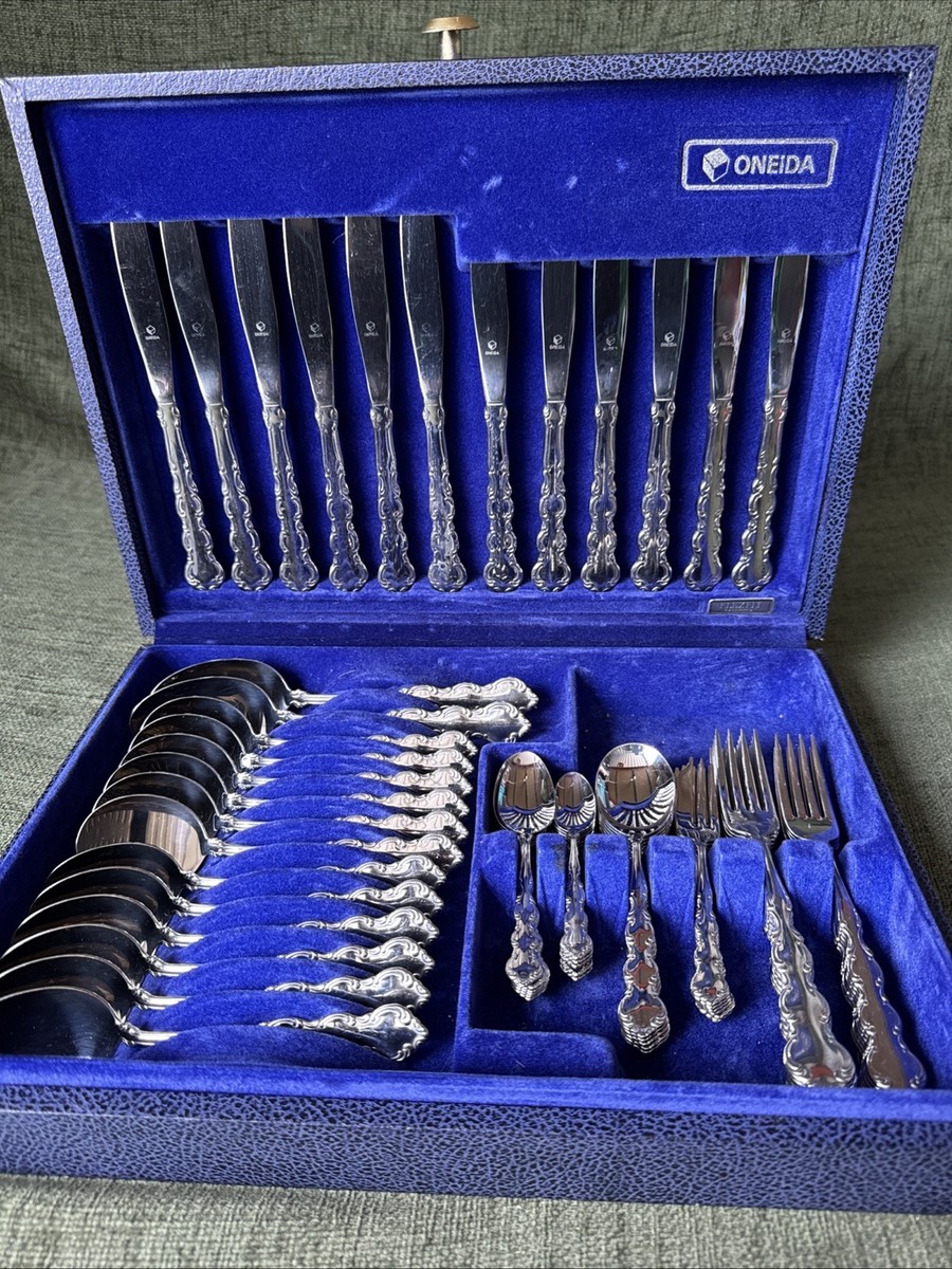 Vintage 70 Piece Oneida Silver Plate Flirtation Cutlery Set Flexfit EM271 - Main Image