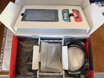 Nintendo Switch In Sehr Guten Zustand funktioniert einwandfrei