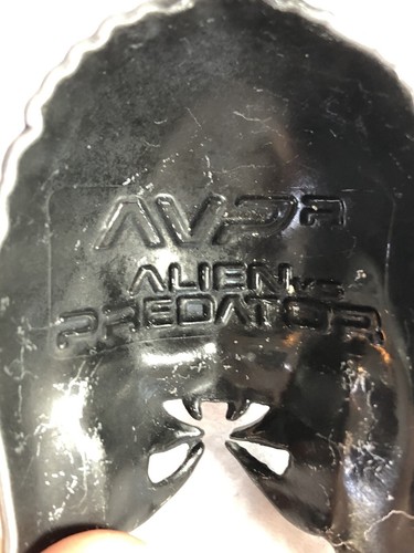 Predator Mask Keychain Face - Predator Helmet / Alien vs Predator / Metal - Picture 5 of 7
