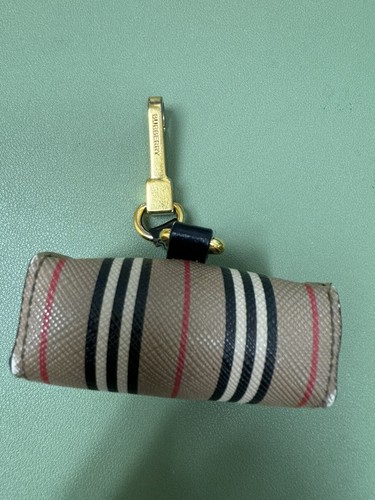 Burberry AirPods Pro Case - Photo 3 sur 7