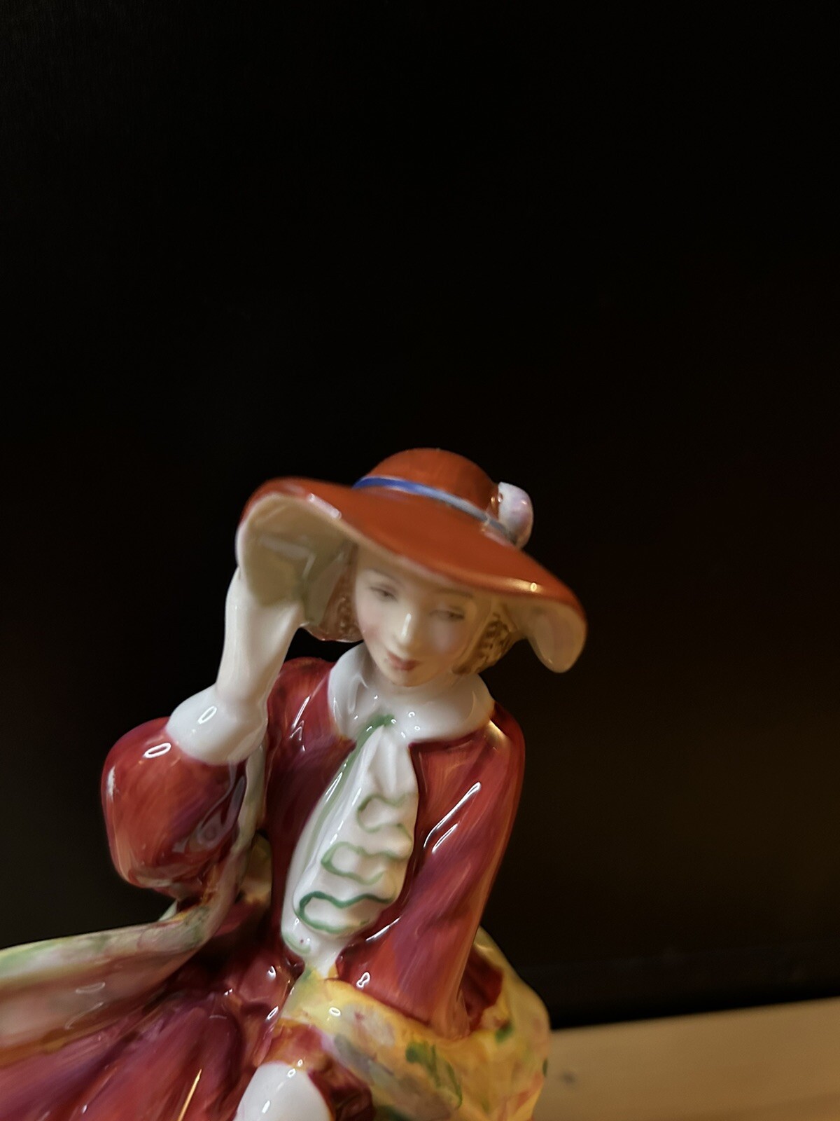 Top O’ The Hill HN1834 Royal Doulton Figurine eBay
