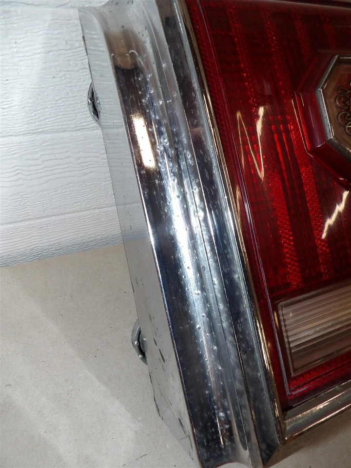 RH PASSENGER SIDE TAILLIGHT LAMP ASSEMBLY PONTIAC GRAND PRIX 1977 CHROME OEM - Image 3 of 4