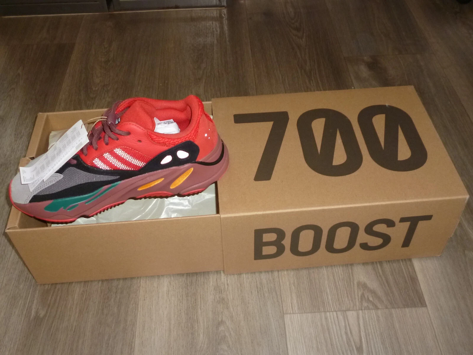 ADIDAS ORIGINALE YEEZY BOOST 700 HIRERD RED HQ6979 SNEAKER SCARPE SPORTIVE