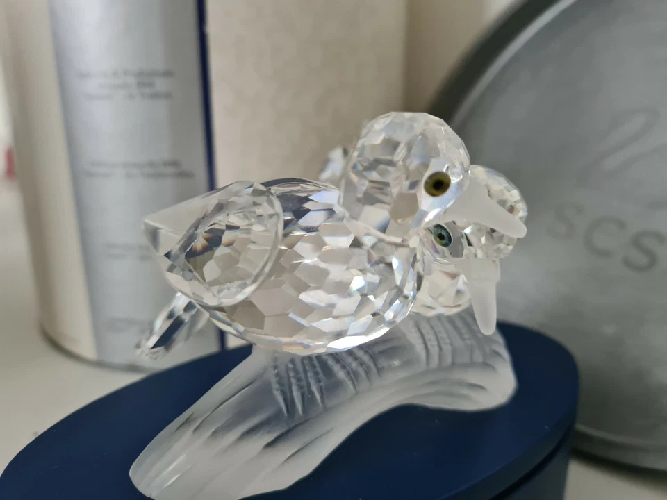 SWAROVSKI SCS 1989 CARING AND SHARING 'TURTLEDOVES' **REDUCED** - image 2 of 4