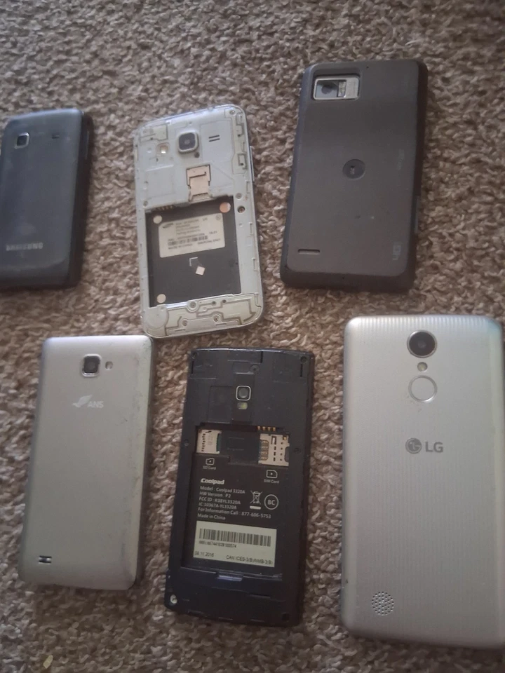 Lot Of Old Phones As Is Parts Repair Vintage Smart Touch Samsung Bulk - Image 3 of 3