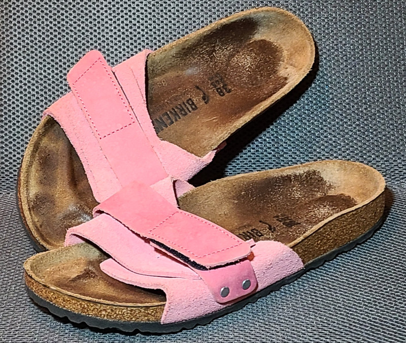 Women's 7 Mens 5 BIRKENSTOCK  Oita Modern Suede Fuchsia Tulip Pink Sandals W7 M5
