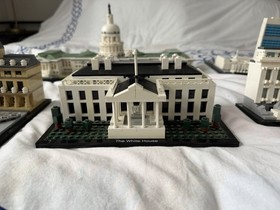 LEGO ARCHITECTURE: The White House (21006) - 100% Completed