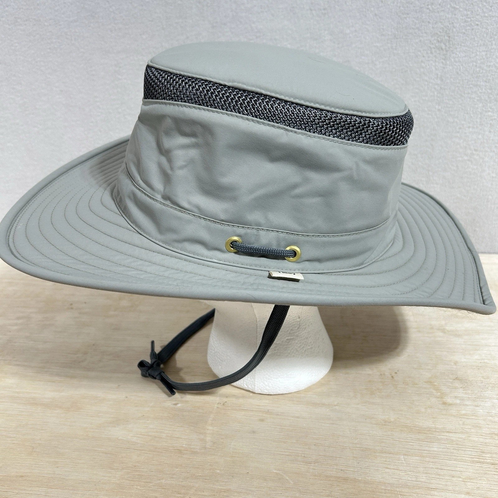 Tilley Airflo Hat LTM6 Sz 7 1/2 Endurables Chin Strap Gray Breathable Packable