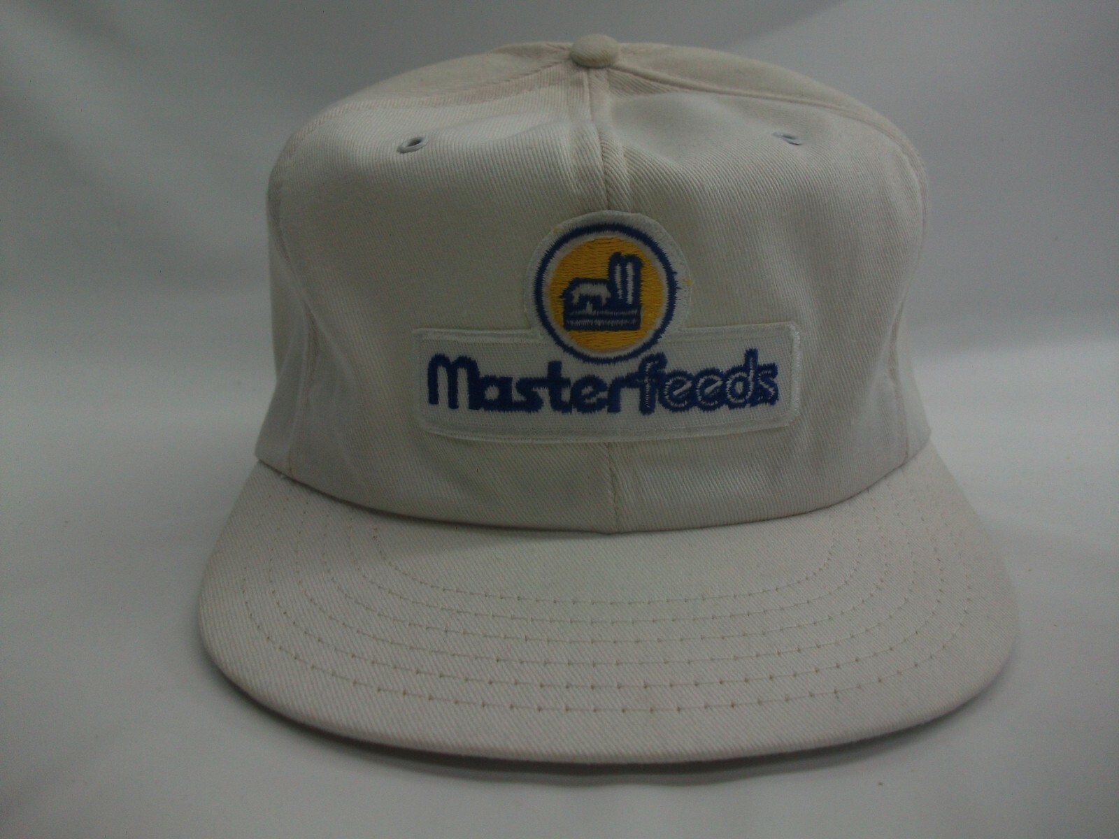 Master Feeds Patch Hat Vintage White Snapback Bas… - image 2