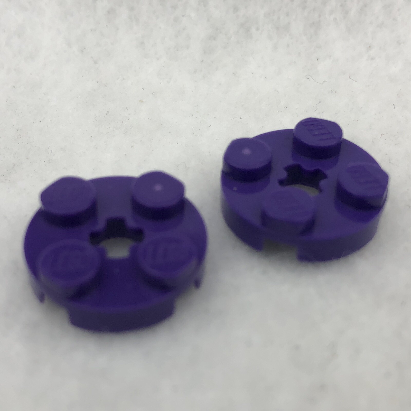 LEGO 4032 Dark Purple Plate, Round 2 x 2 with Axle Hole (x2)