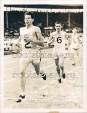 1938 Track & Field Runner Chuck Fenske of Wisconsin Press Photo