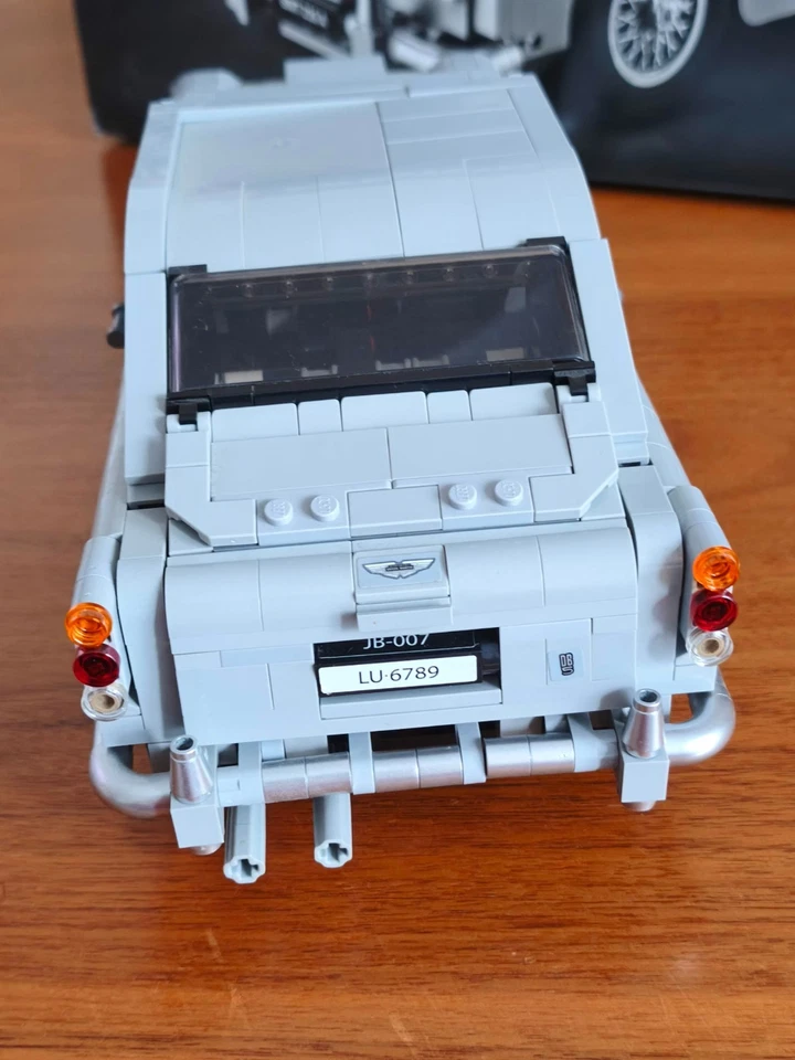 LEGO Creator 10262 James Bond Aston Martin DB5, foto 3 di 5