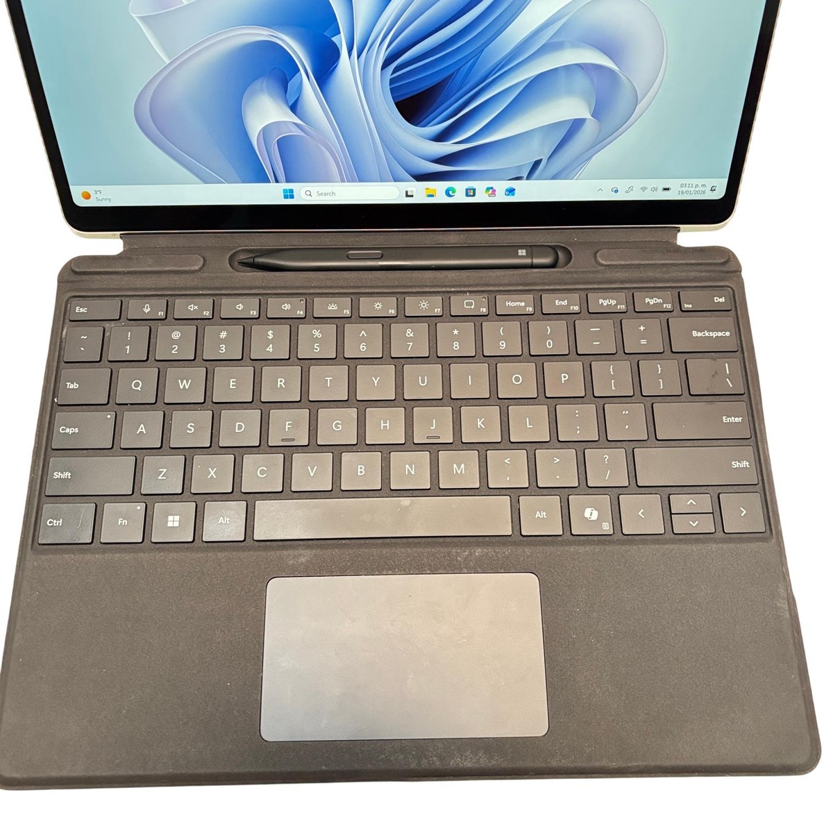 Microsoft Surface Pro 10 2079 Core Ultra 5 135U 2.1GHz 8GB RAM Microsoft Surface Pro 10 2079 Core Ultra 5 135U 2.1GHz 8GB RAM