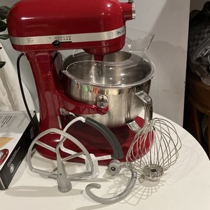 KitchenAid 6 Qt 590W Red Stand Mixer w/ Bowl, Whisk, Dough Hook, Beater 10-Speed