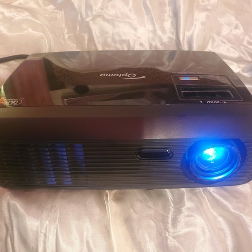 OPTOMA PICTURES BY TEXAS INSTRUMENTS DLP PROJECTION PROJECTOR