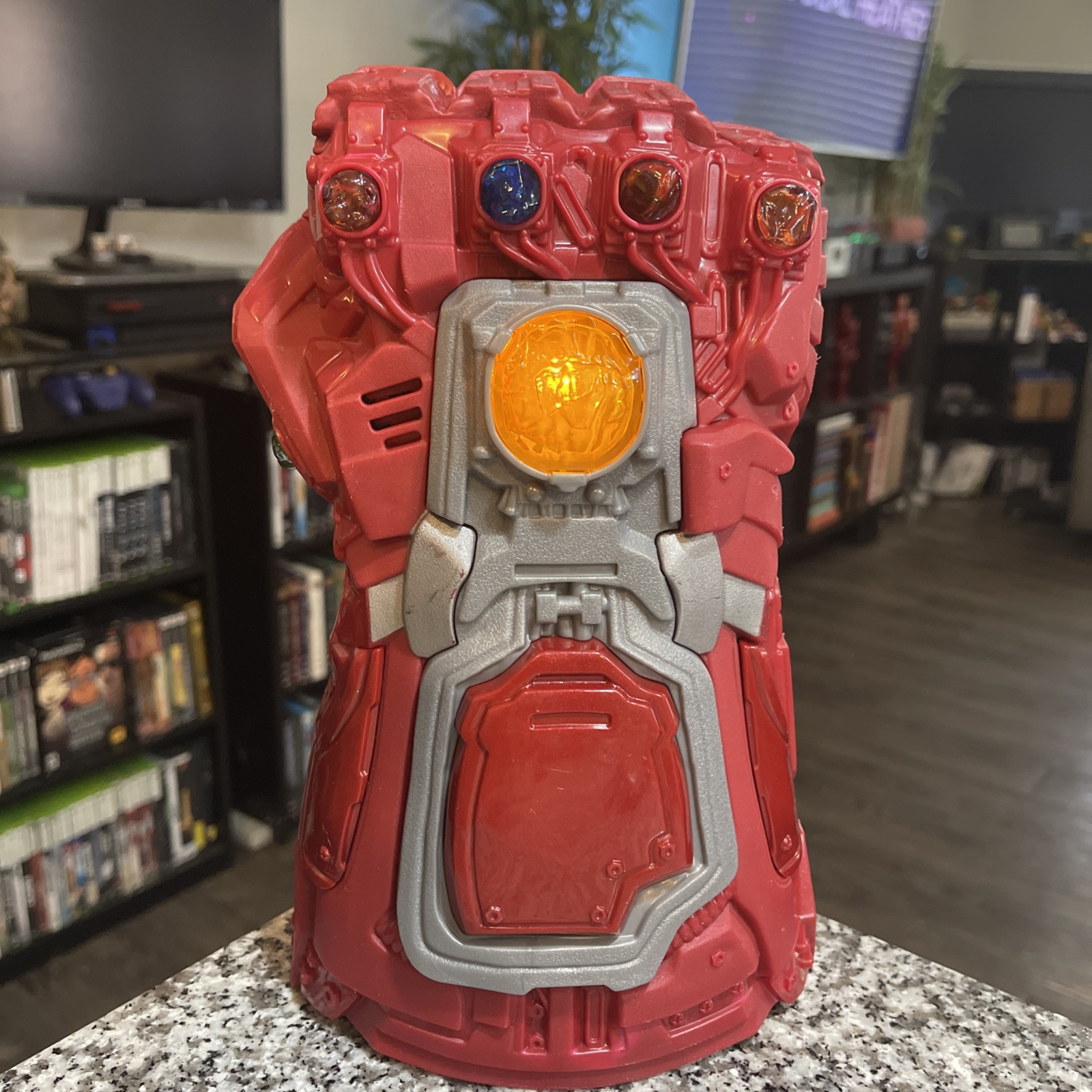 Hasbro Marvel Avengers Infinity War Thanos Glove Gauntlet Electronic Fist ⭐️