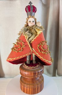 ANTIQUE STATUE ON INFANT JESUS OF PRAGUE WITH ORIGINAL EMBROIDERED CLOTHING